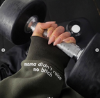 PWDR Hoodie SINNERS – limitált szériás egyedi felirat közelről